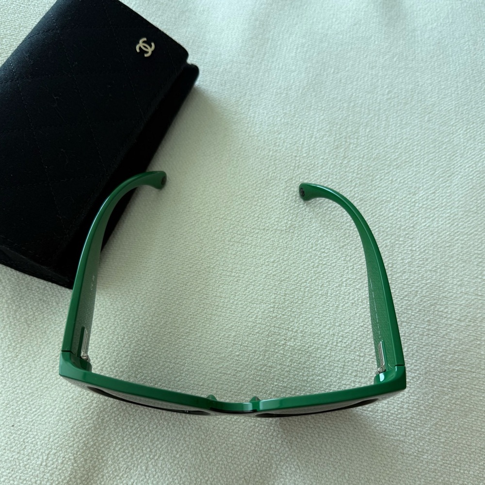 NIB CHANEL SUNGLASSES SQUARE BLACK AND GREEN - Picture 9 of 12